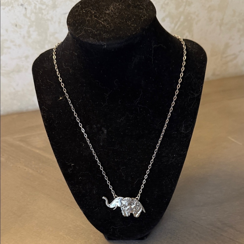 Chic Sterling Silver Elephant Pendant Necklace